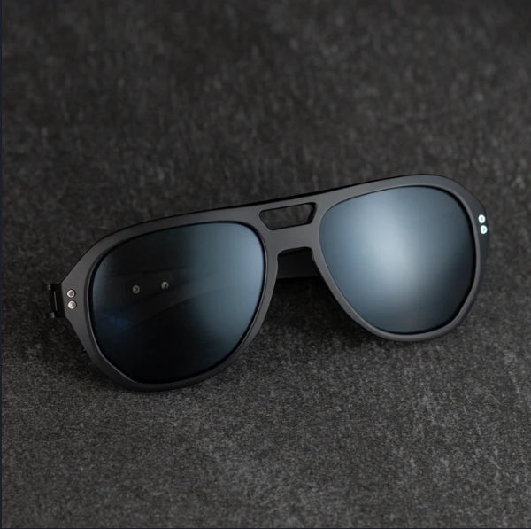 PM-06 CORSAIR (Diffused Black Frame)