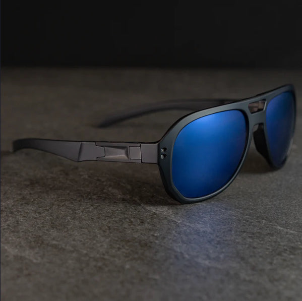 PM-06 CORSAIR (Diffused Black Frame)