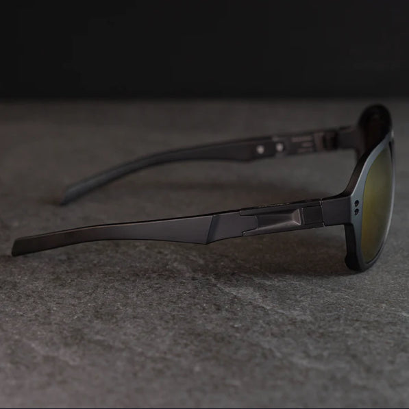 PM-06 CORSAIR (Diffused Black Frame)