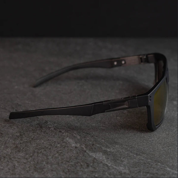 PM-01 CORSAIR (Diffused Black Frame)