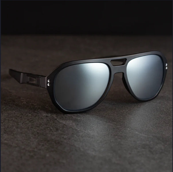 PM-06 CORSAIR (Diffused Black Frame)