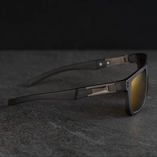 PM-01 CORSAIR (Diffused Taupe Frame)