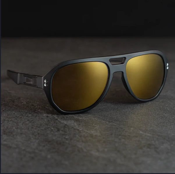 PM-06 CORSAIR (Diffused Black Frame)