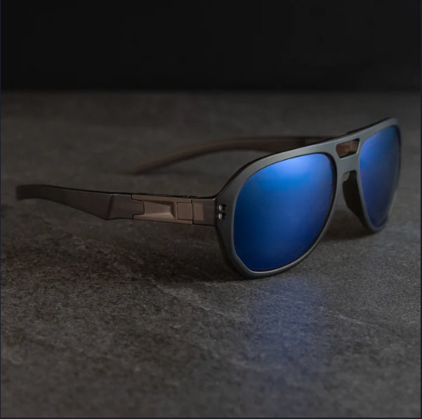 PM-06 CORSAIR (Diffused Taupe Frame)
