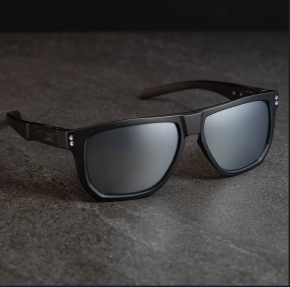 PM-01 CORSAIR (Diffused Black Frame)