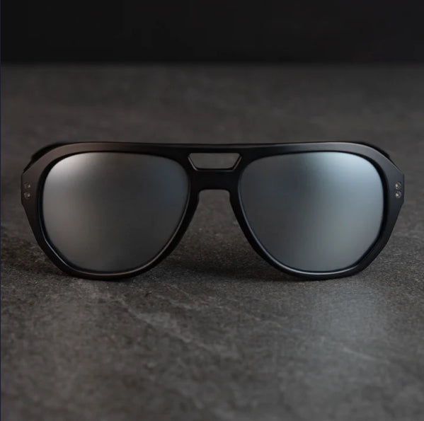 PM-06 CORSAIR (Diffused Black Frame)