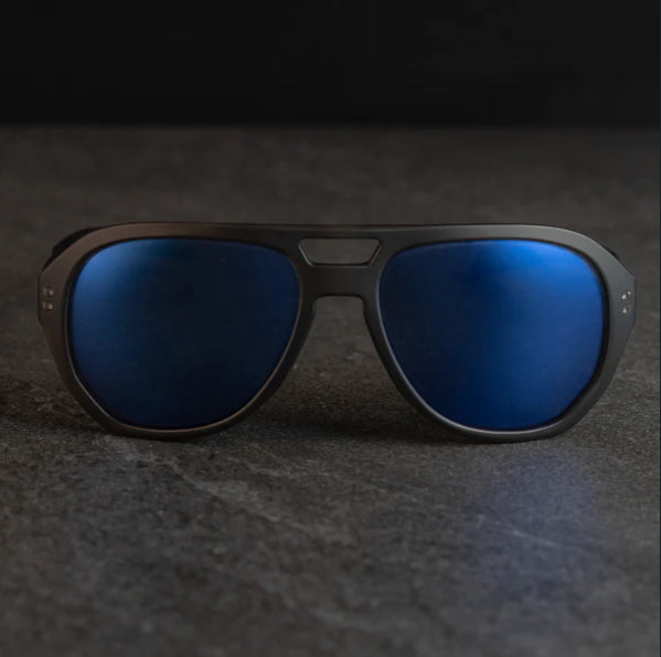 PM-06 CORSAIR (Diffused Taupe Frame)