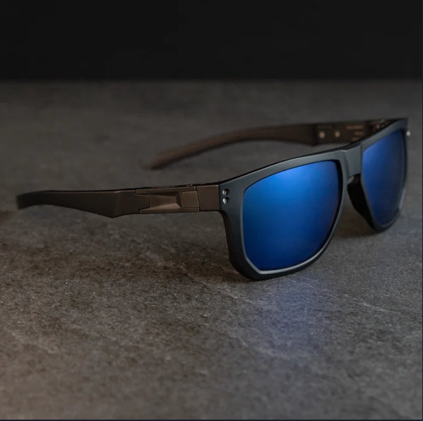 PM-01 CORSAIR (Diffused Black Frame)