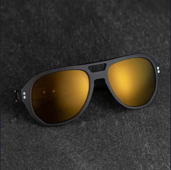 PM-06 CORSAIR (Diffused Taupe Frame)