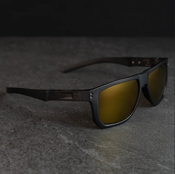 PM-01 CORSAIR (Diffused Black Frame)