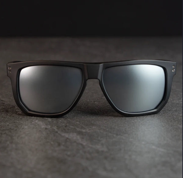 PM-01 CORSAIR (Diffused Black Frame)