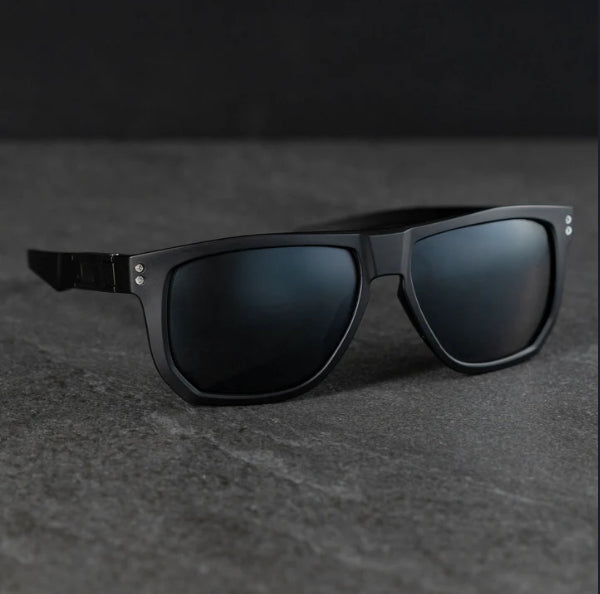 PM-01 CORSAIR (Diffused Black Frame)